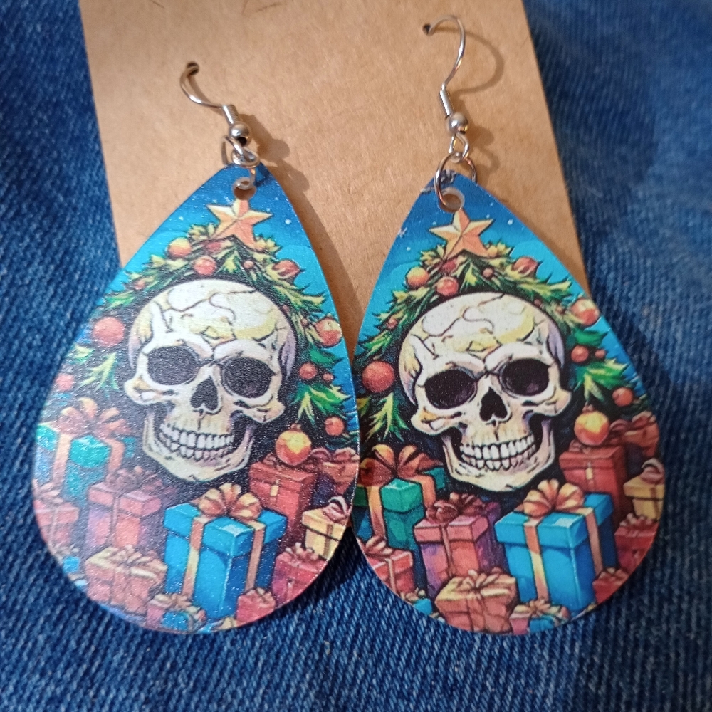 Skeleton present Earrings